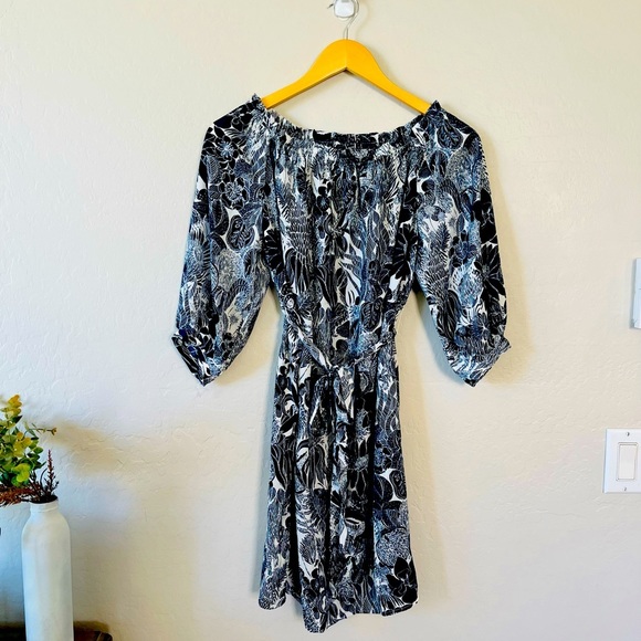 H&M Dresses & Skirts - H&M floral navy off shoulder tie waist dress size 0